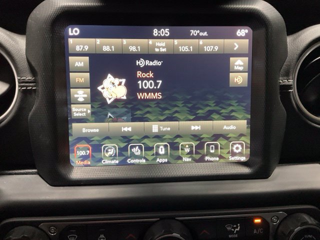 Used 2022 Jeep Wrangler Unlimited Sahara w/ Cold Weather Group AWD/4WD image 35