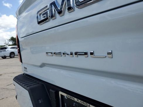 New 2026 GMC Sierra 2500 Denali Ultimate AWD/4WD image 9
