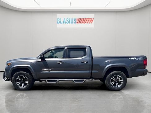 Used 2016 Toyota Tacoma TRD Sport w/ Premium & Technology Package AWD/4WD image 6