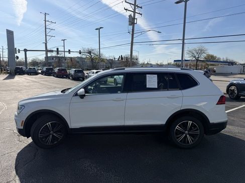 Used 2018 Volkswagen Tiguan SEL image 3