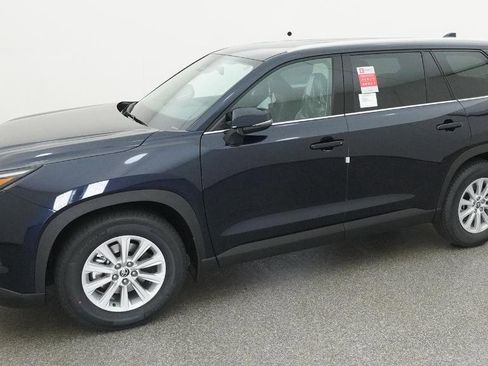 New 2026 Toyota Grand Highlander XLE image 3