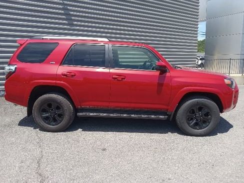 Used 2024 Toyota 4Runner SR5 AWD/4WD image 2