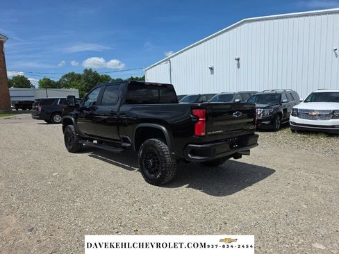 Used 2026 Chevrolet Silverado 2500 ZR2 AWD/4WD image 3