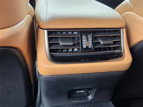 Used 2022 Lexus LS 500 w/ Accessory Package (Z1) RWD image 12