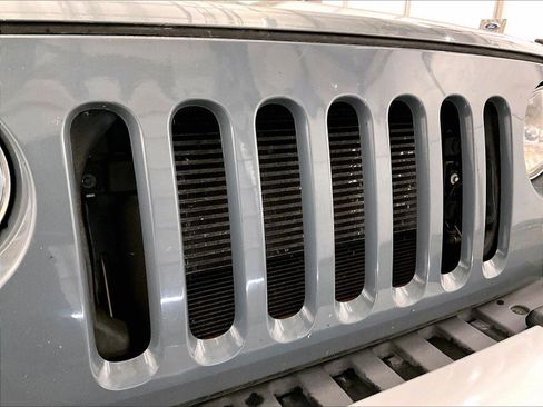 Used 2014 Jeep Wrangler Sahara w/ Dual Top Group image 29