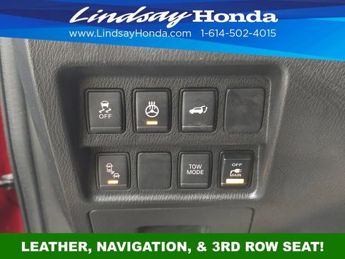 Used 2020 Nissan Pathfinder SL image 16