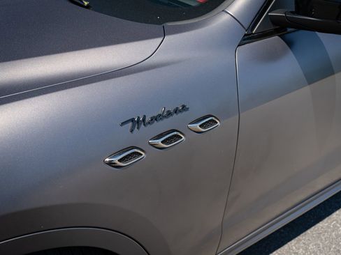 Used 2022 Maserati Levante Modena AWD/4WD image 12