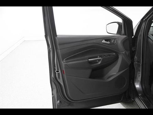 Used 2019 Ford Escape SE FWD image 5