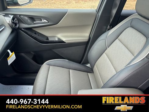 New 2026 Chevrolet Equinox LT w/ Convenience Package II image 16