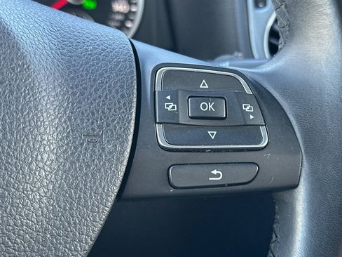 Used 2017 Volkswagen Tiguan S image 27