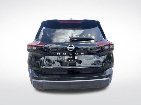 Used 2024 Nissan Rogue S FWD image 7
