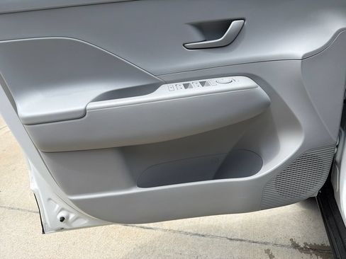 New 2026 Hyundai Kona SE FWD image 13