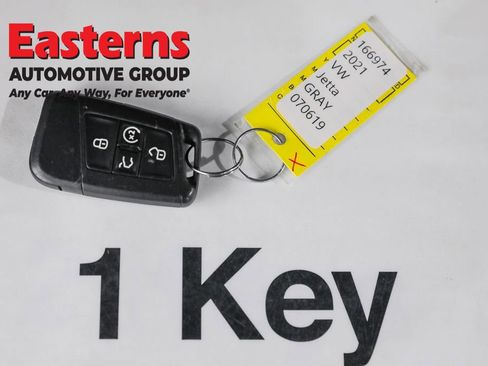 Used 2021 Volkswagen Jetta SE w/ SE Cold Weather Package image 25