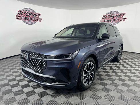 Used 2024 Lincoln Nautilus Reserve w/ Equipment Group 202A AWD/4WD image 3