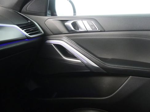 Used 2022 BMW X6 xDrive40i w/ M Sport Package image 30