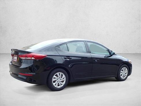 Used 2018 Hyundai Elantra SE FWD image 9