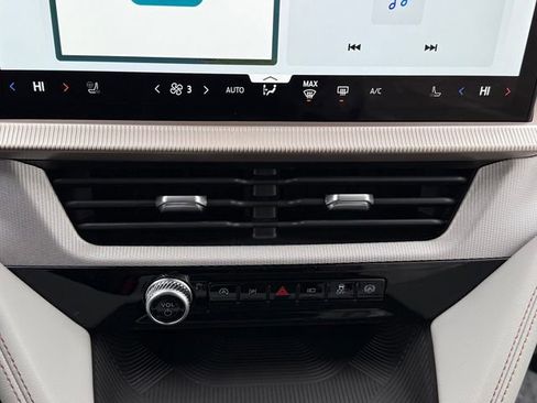 New 2026 Ford Explorer Active w/ Active Comfort Package image 18