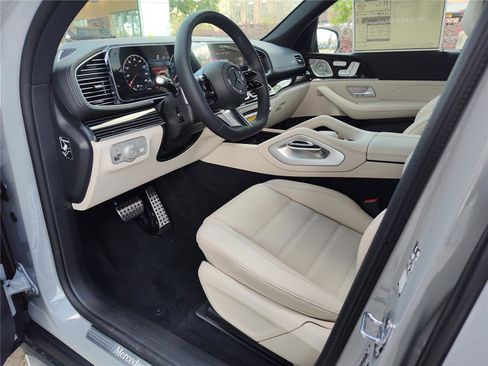 New 2026 Mercedes-Benz GLS 450 4MATIC image 2