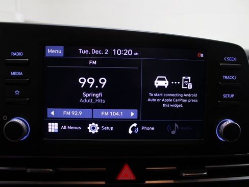 Used 2023 Hyundai Elantra SEL image 3