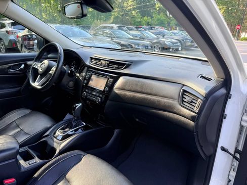 Used 2017 Nissan Rogue SL w/ SL Premium Package FWD image 24