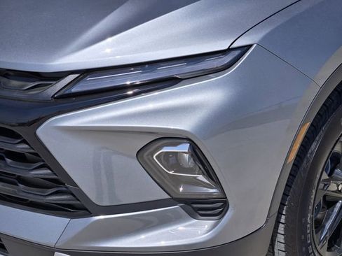 New 2025 Chevrolet Blazer LT w/ Convenience Package AWD/4WD image 6