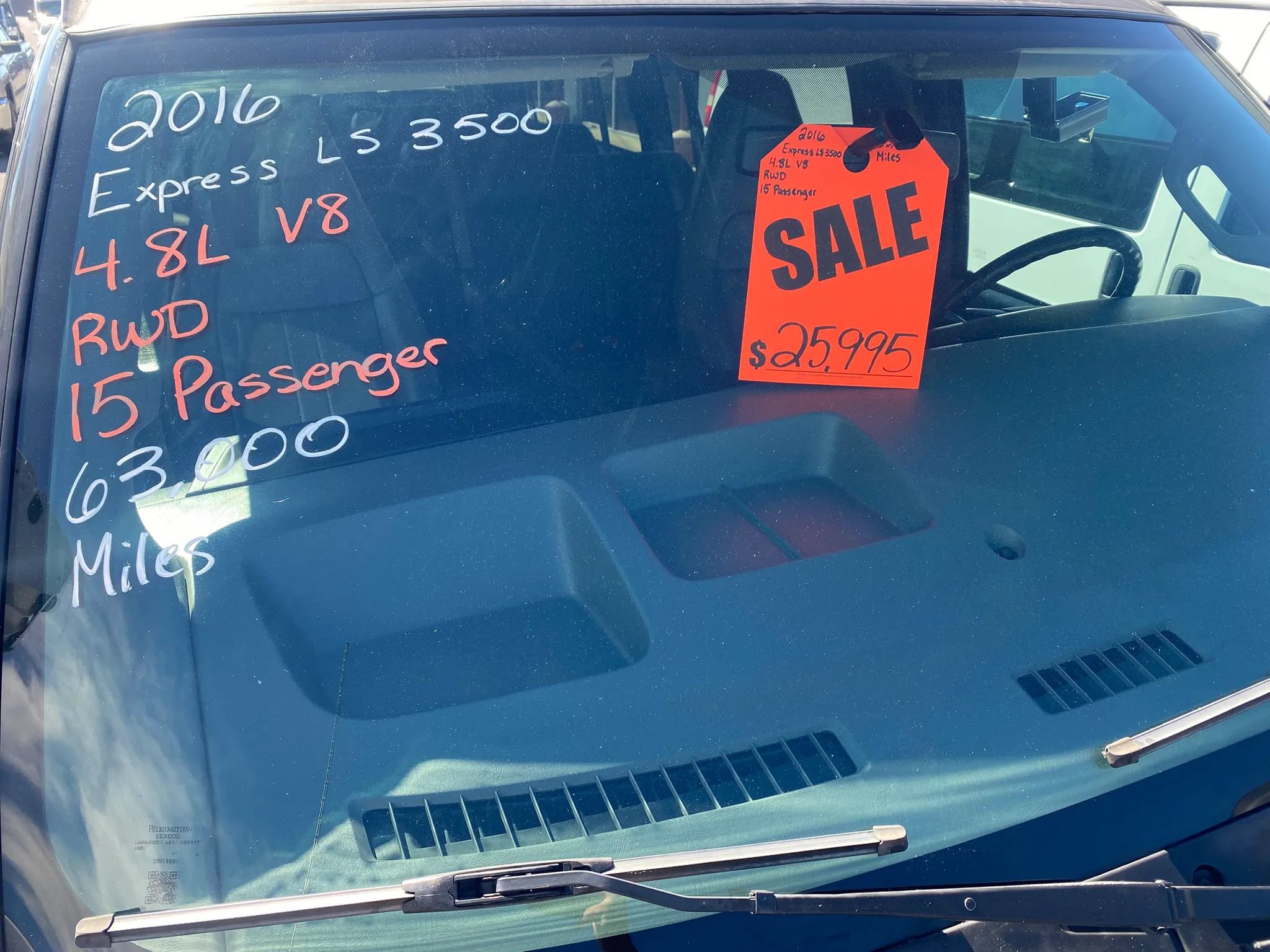 Used 2016 Chevrolet Express 3500 LS w/ Chrome Appearance Package RWD image 3