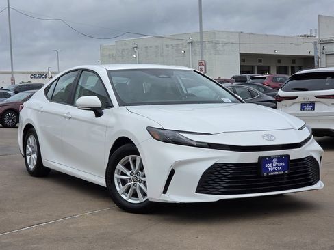 Used 2026 Toyota Camry LE FWD image 2