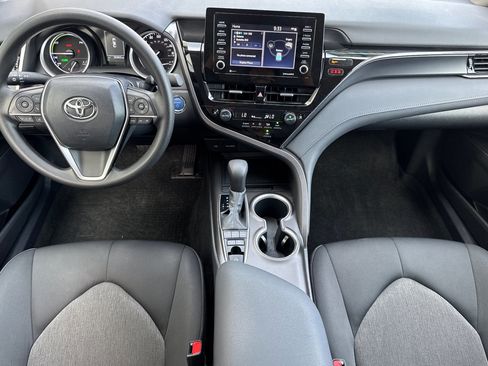 Used 2024 Toyota Camry LE image 10