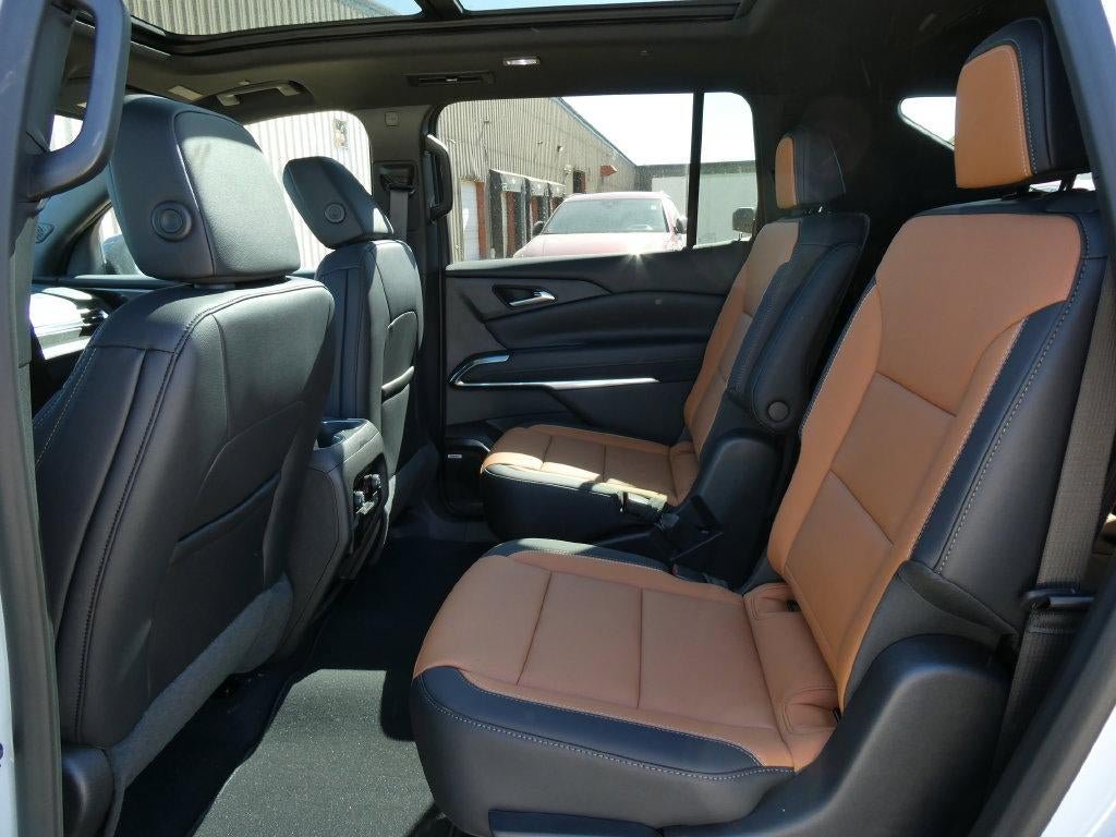 New 2027 Chevrolet Traverse Z71 w/ Enhanced Driving Package AWD/4WD image 13