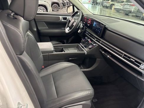 Used 2025 Hyundai Santa Fe SEL FWD image 9