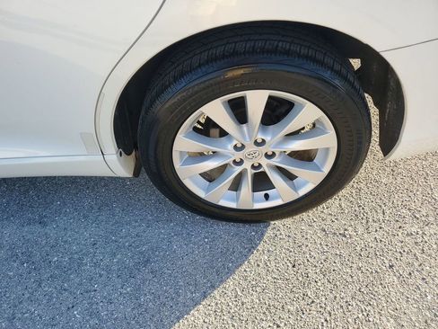 Used 2015 Toyota Venza LE image 20