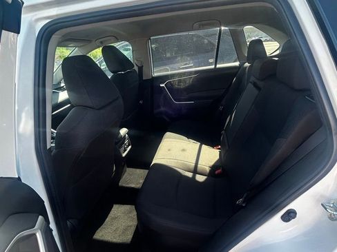 Used 2024 Toyota RAV4 LE AWD/4WD image 12