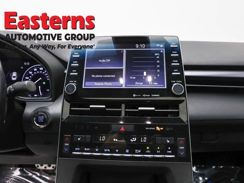 Used 2021 Toyota Avalon XSE FWD image 12