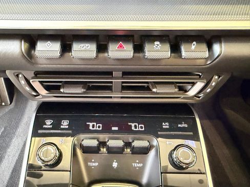 Used 2022 Porsche 911 Turbo image 45