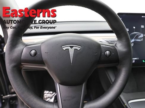 Used 2021 Tesla Model Y Long Range AWD/4WD image 10