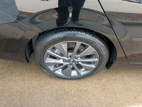 Used 2026 Nissan Sentra SL w/ Floor Mat Package FWD image 23