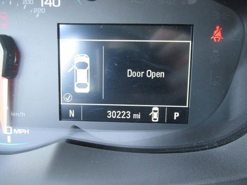 Certified 2022 Chevrolet Trax LT w/ LT Convenience Package image 28