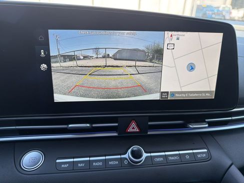 Used 2025 Hyundai Elantra SEL FWD image 32
