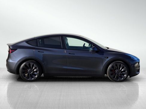 Used 2023 Tesla Model Y Performance image 3