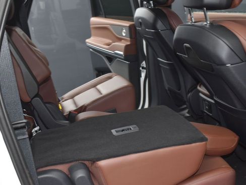 New 2025 Lincoln Navigator L Reserve image 10