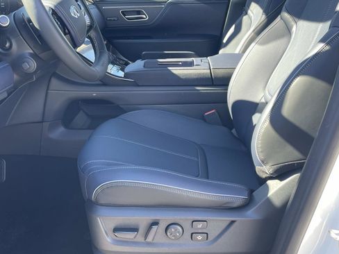 New 2026 INFINITI QX80 4WD image 11