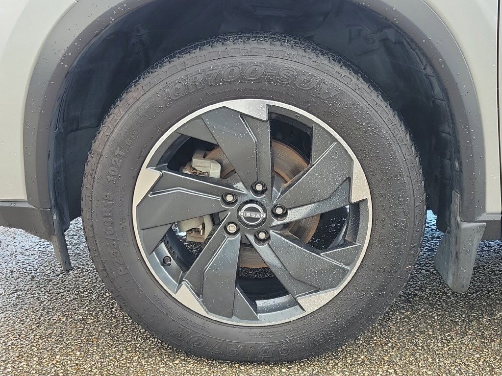 Certified 2024 Nissan Rogue SV w/ SV Premium Package FWD image 13