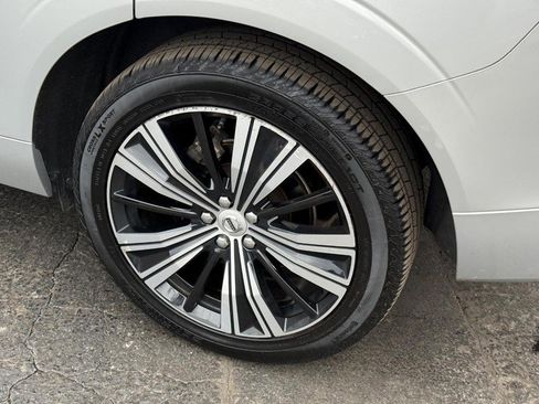 Certified 2023 Volvo XC60 B5 Plus image 8