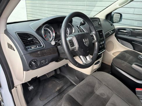 Used 2016 Dodge Grand Caravan SE w/ Quick Order Package 29E SE image 19