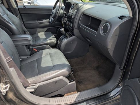 Used 2013 Jeep Compass Latitude AWD/4WD image 18