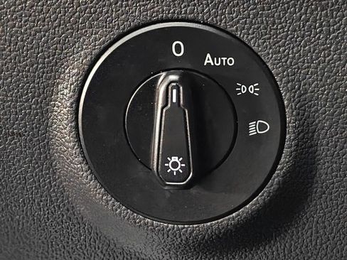 Used 2022 Volkswagen Taos S w/ IQ Drive S Package image 39