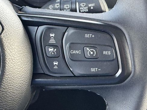 Certified 2025 Jeep Wrangler Willys image 22