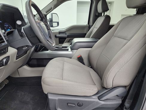 Used 2022 Ford F250 XLT w/ XLT Premium Package image 8