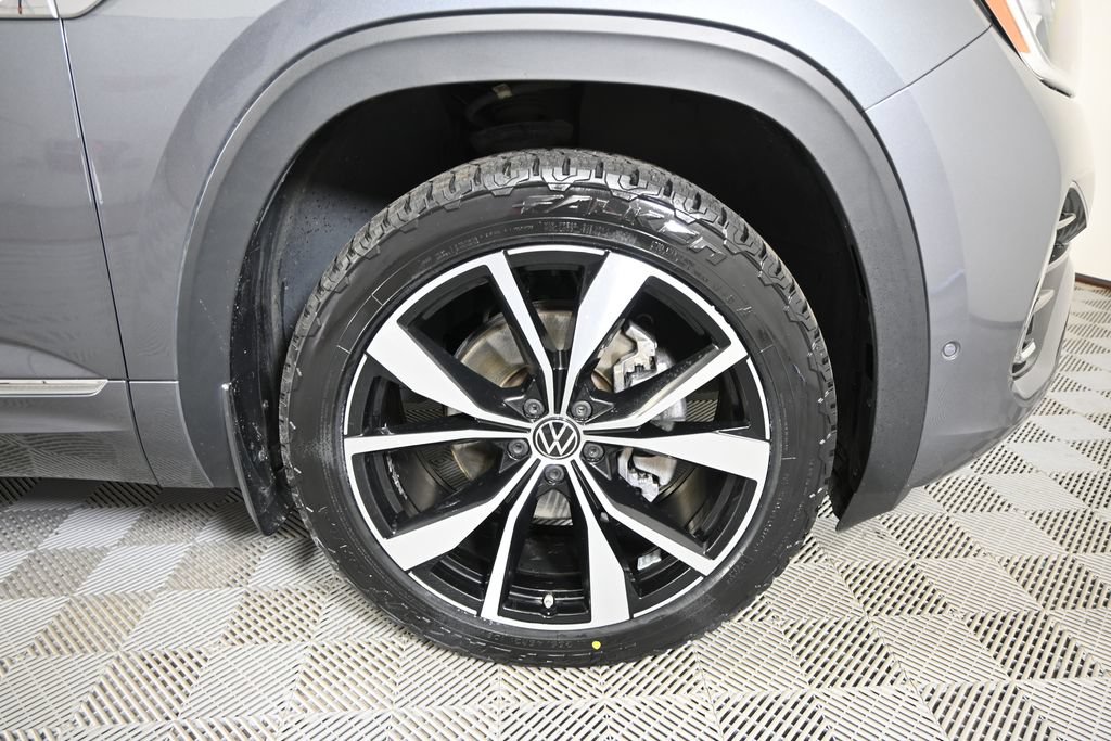 Used 2024 Volkswagen Atlas Cross Sport SEL Premium R-Line AWD/4WD image 11