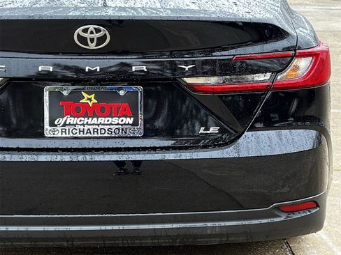 Used 2025 Toyota Camry LE image 6